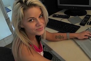 美国女人肏屄视频异族巨屄大黑吊 Porn