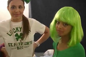 外国女人和狗日逼黄色电影 Porn