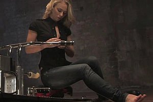 欧美富婆玩男奴vk视频 Porn